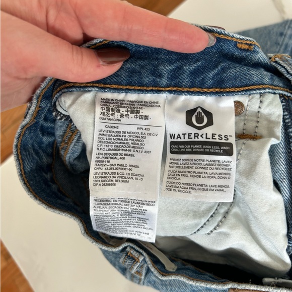 SOLD- Levi’s Wedgie Blue Jeans Women’s Size 24 - Picture 7 of 11